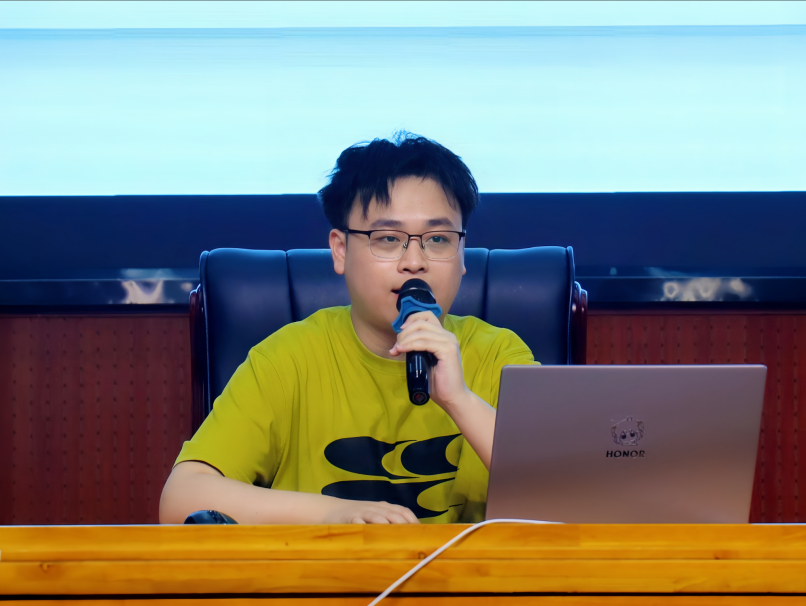 周建伟.png